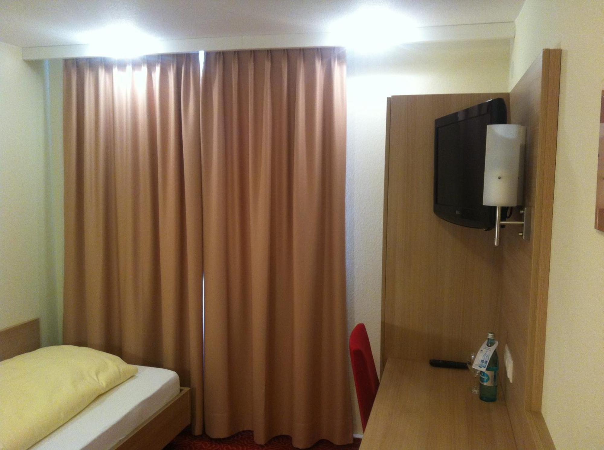 Tauberhotel Kette Вертгейм Экстерьер фото