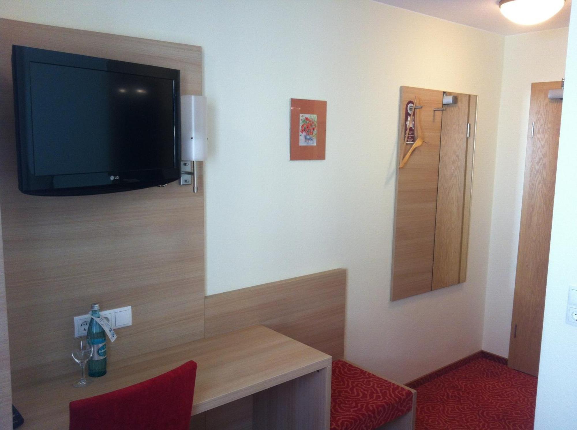 Tauberhotel Kette Вертгейм Экстерьер фото