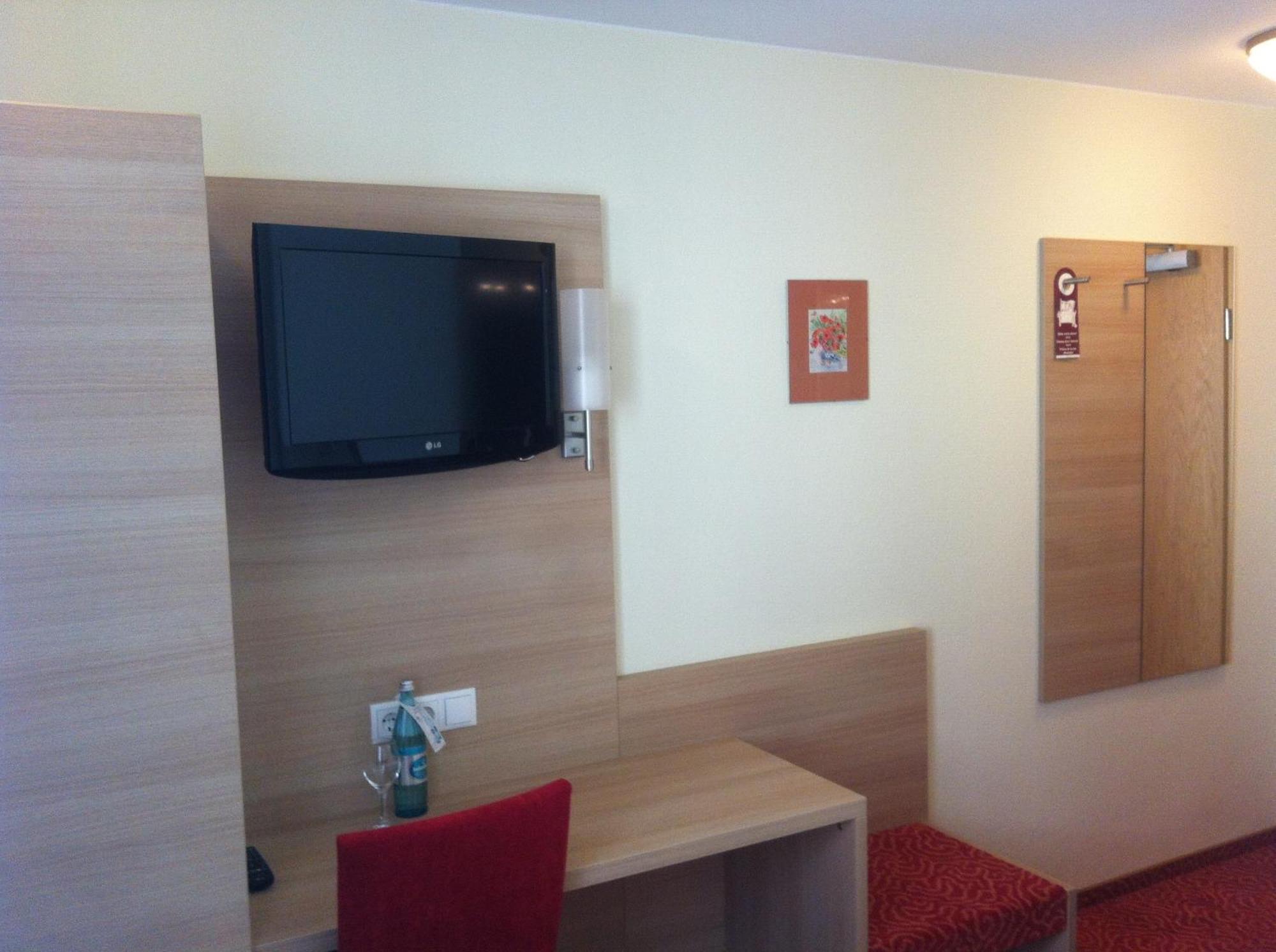 Tauberhotel Kette Вертгейм Экстерьер фото